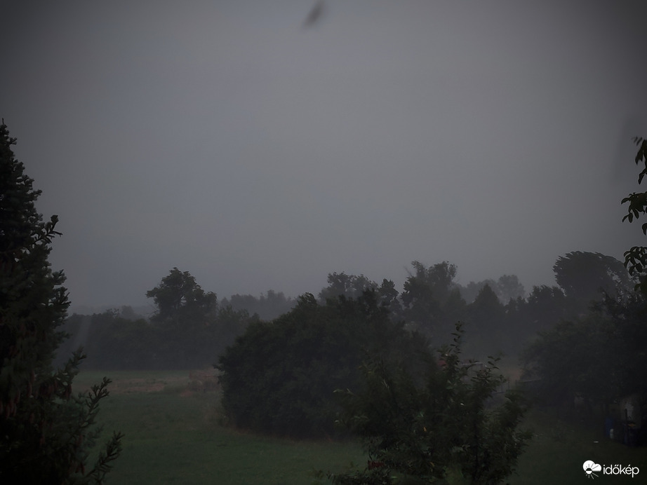 Hangulatos égszakadás