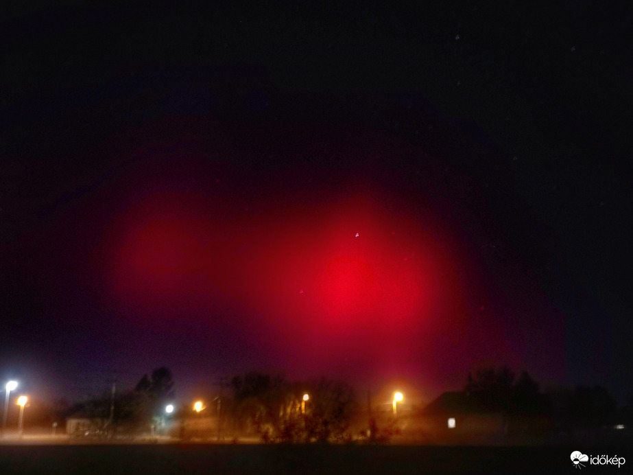 Sarki fény vörös tündöklése