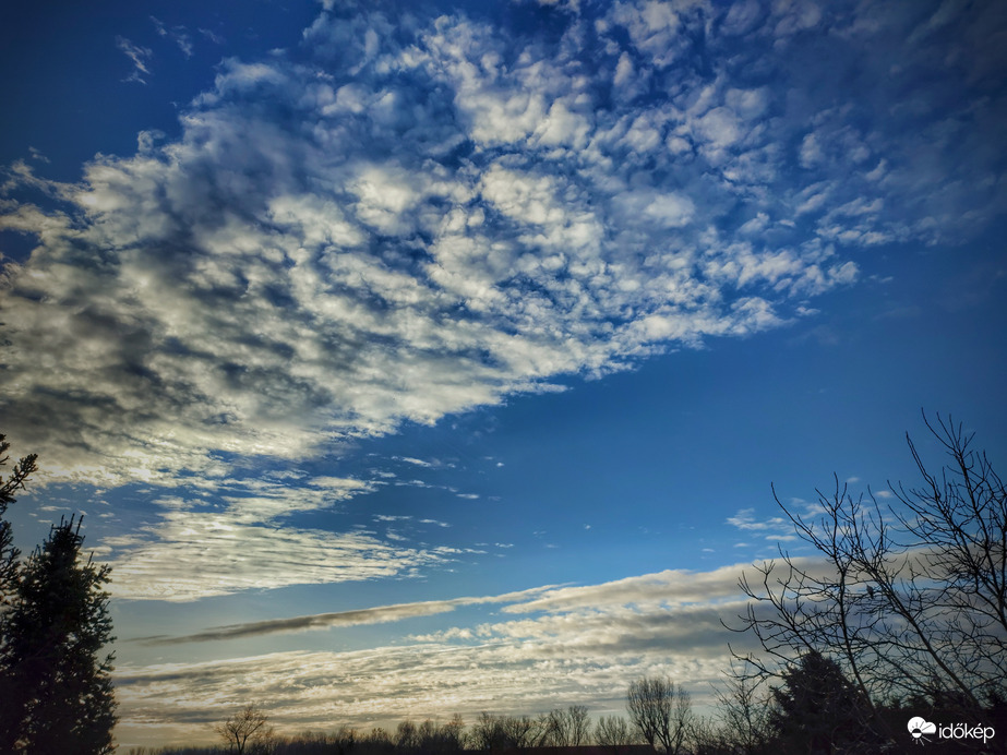 Reggeli felhővarázs