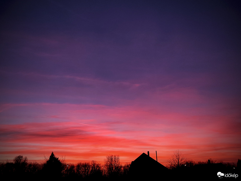 Tüzesen búcsúzott a nap