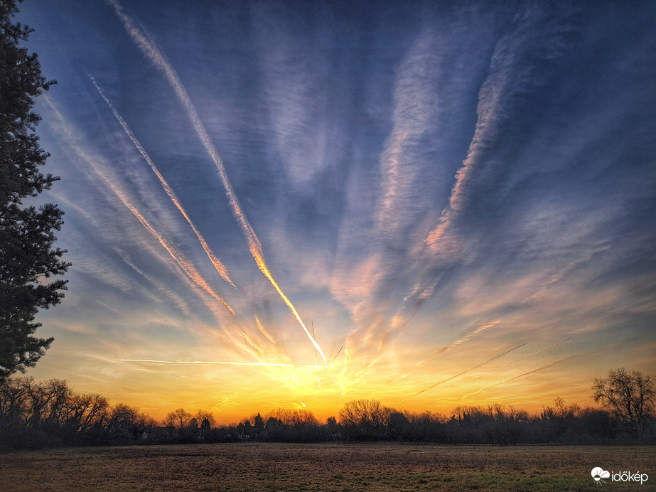 Kirobbanó formában lévő napindító