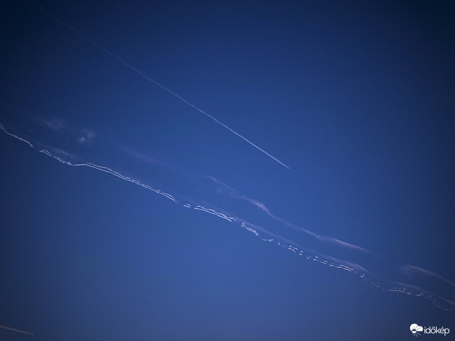 Kékórai firkantásokkal búcsúzik a nap