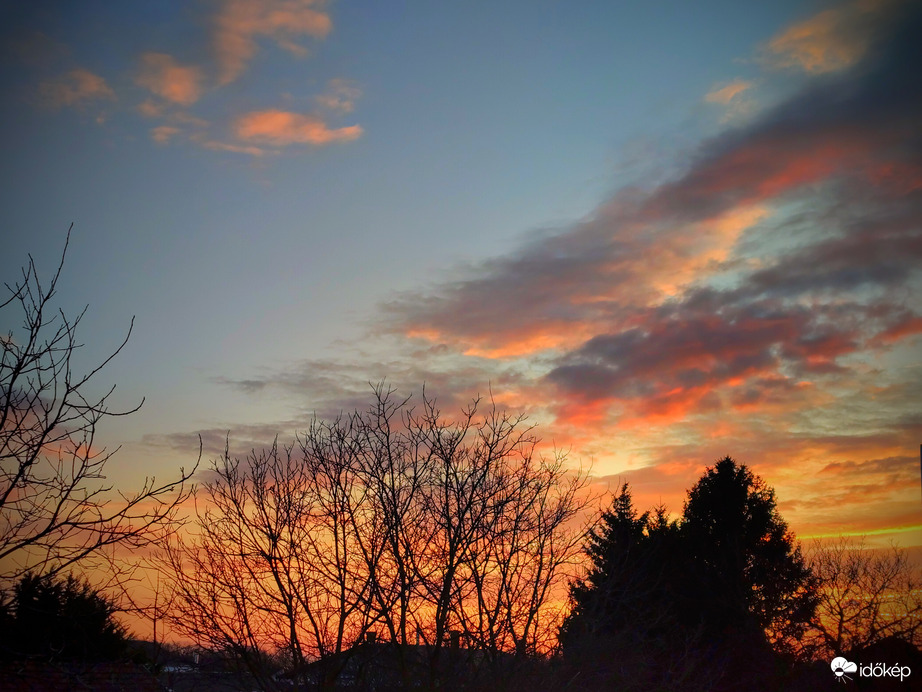 Keddi naplemente színei