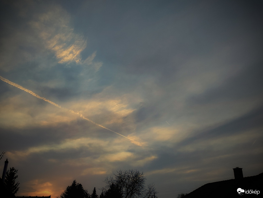 Homályba veszett naplemente