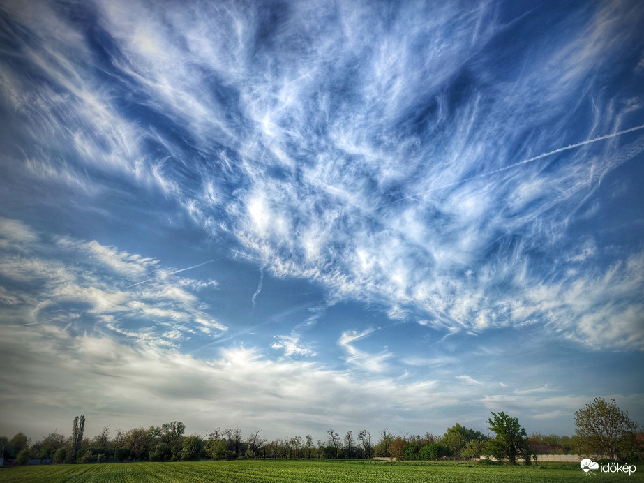 Frontoskodó felhővarázs