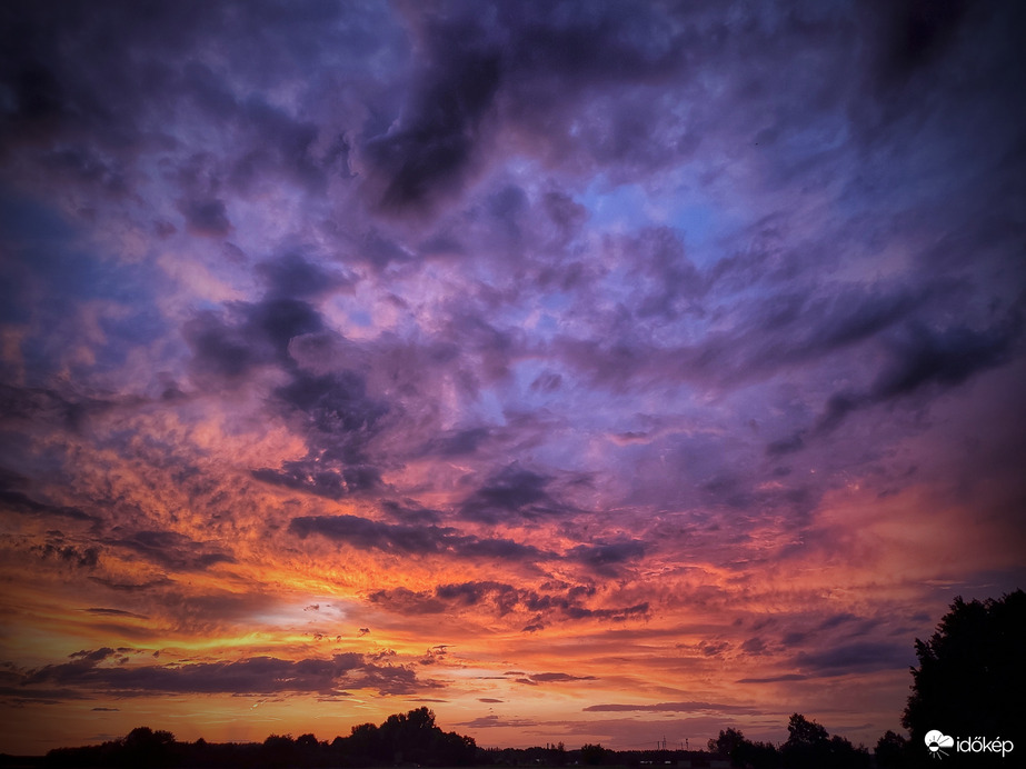 Mozgalmas alkonyati tetőpont