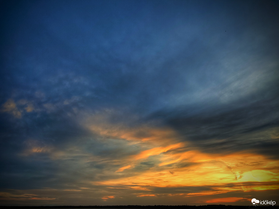 Naplementi megvilágítás