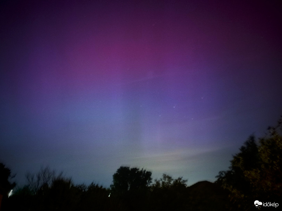 Zöldes árnyalatokban is pompázik