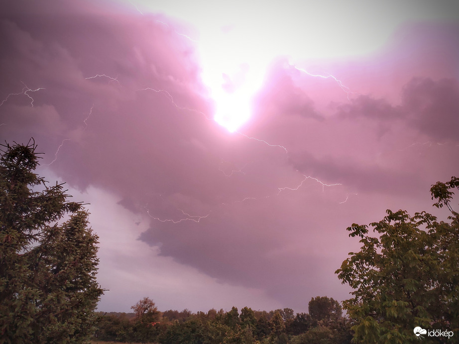 Ennek ám brutális hangja volt