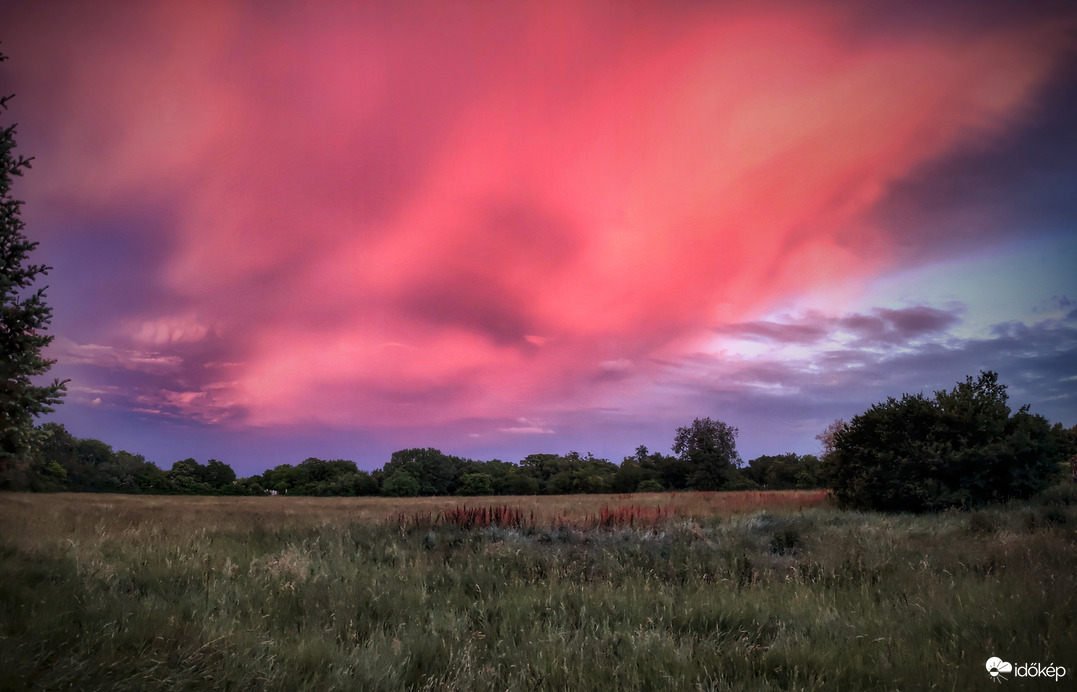 Festményszerű panorámás alkonyat