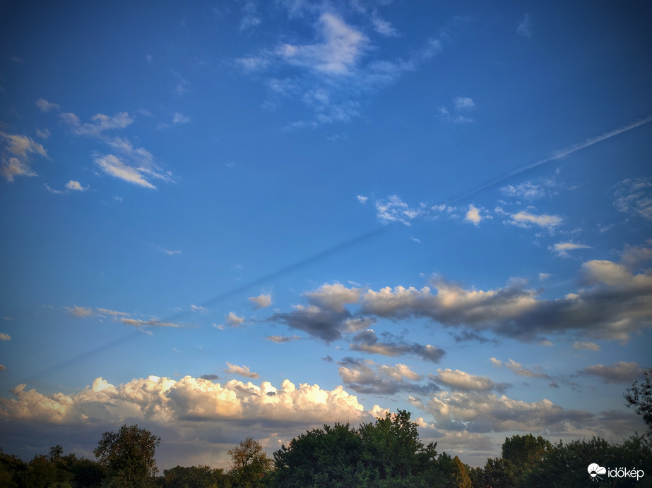 Áthúzott naplementi látkép