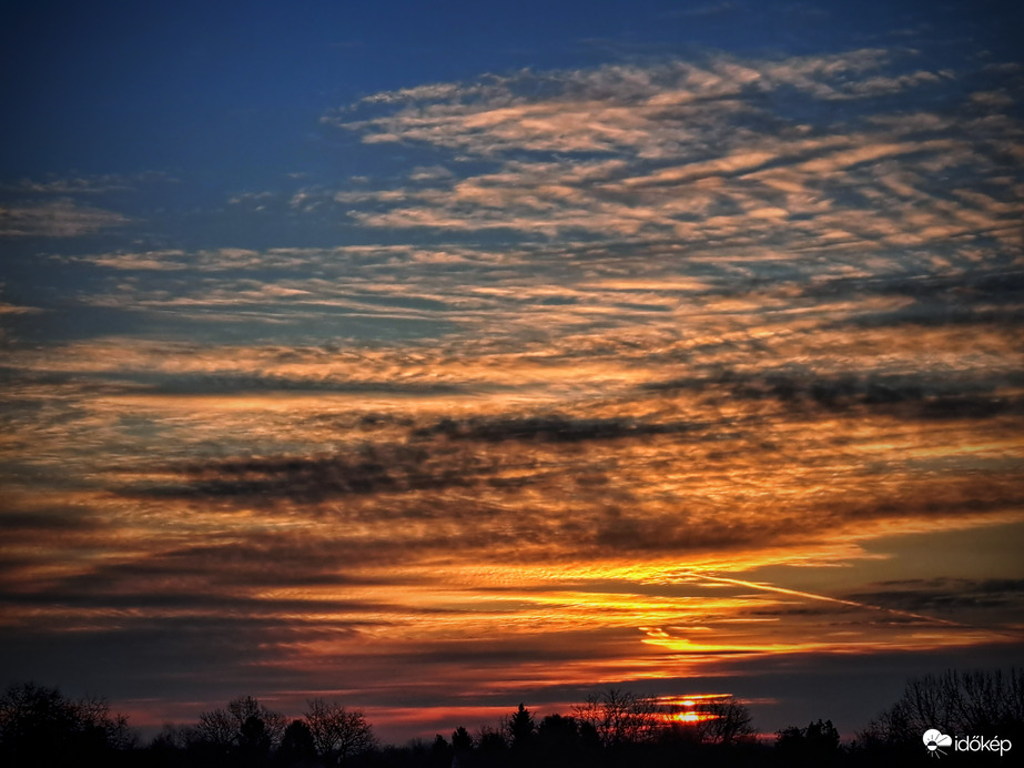 Napkeltei felhővarázs