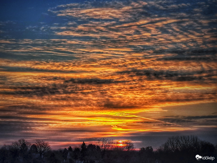 Színekben gazdag napindító