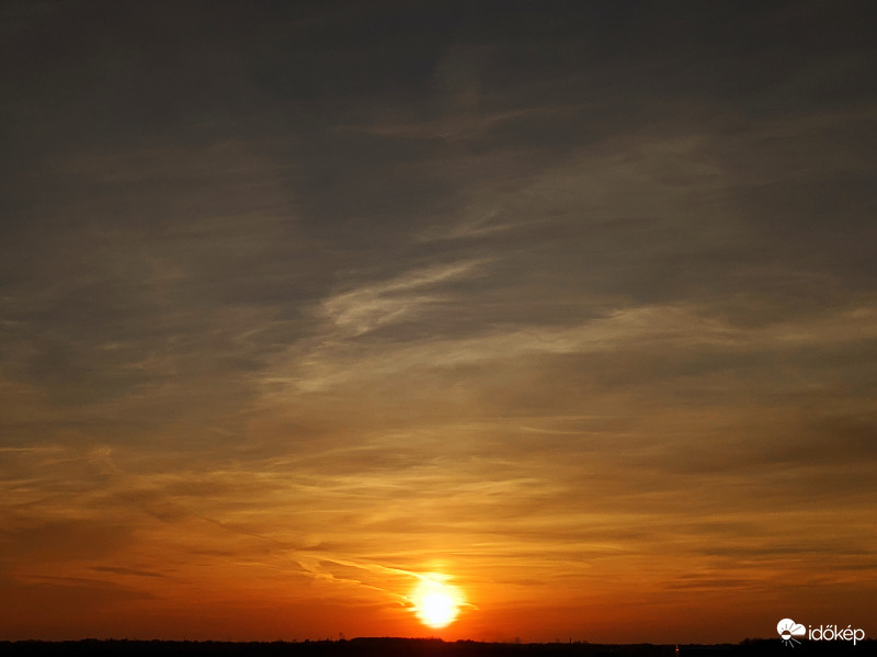 Aranyló naplementénk