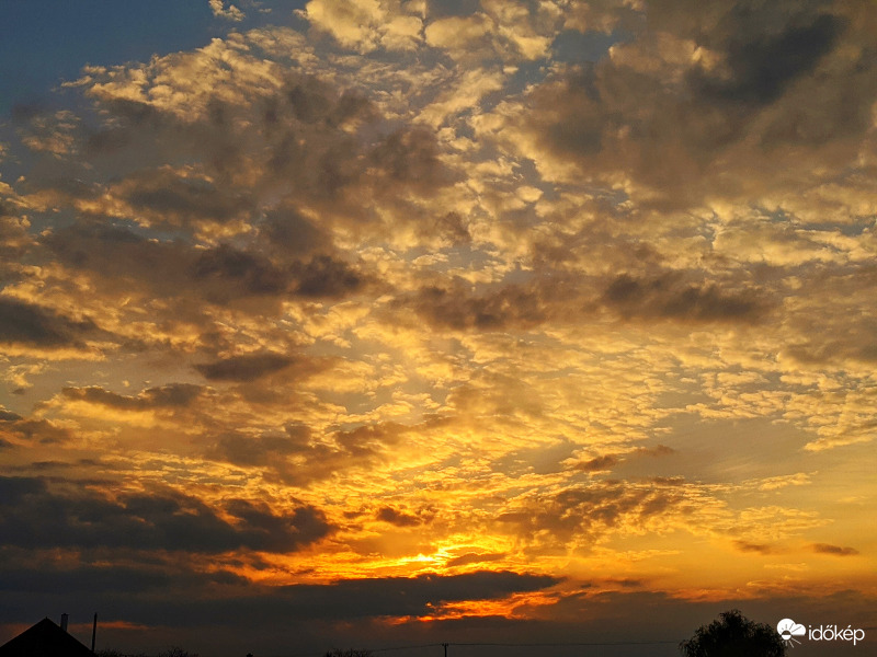 Világosság a sötétség előtt