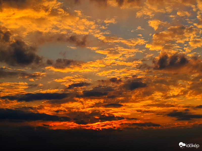 Kontrasztos alkonyat