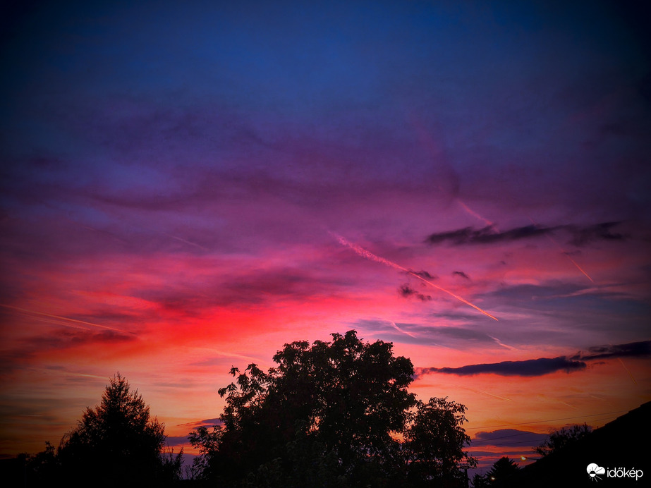 Búcsú az ősz eddigi legszebb nyugvásától