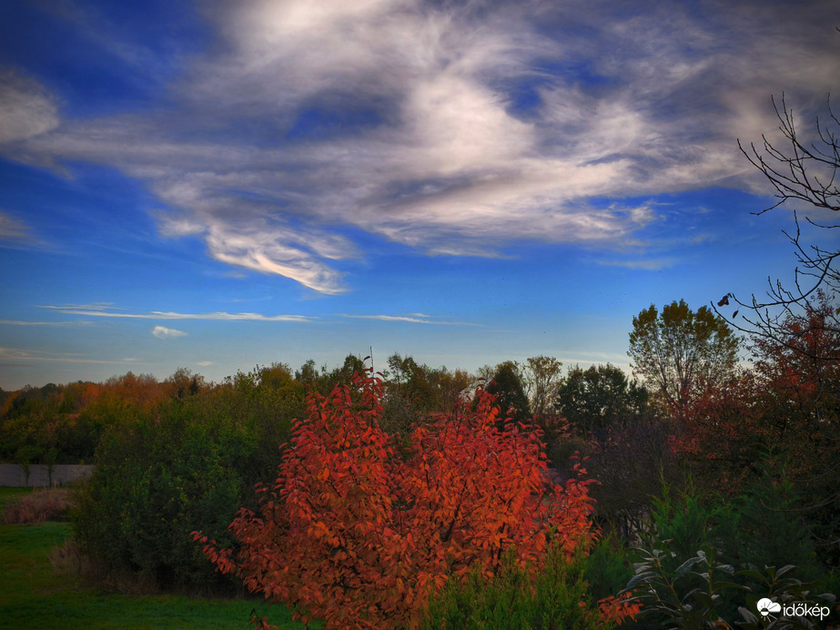Felhővarázs őszi színekkel