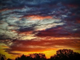 Péntek reggeli rétegfelhők festése