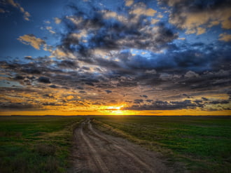 Varázslatos novemberi naplemente kezdetén