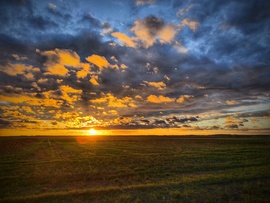 Szeles novemberi naplemente csodája