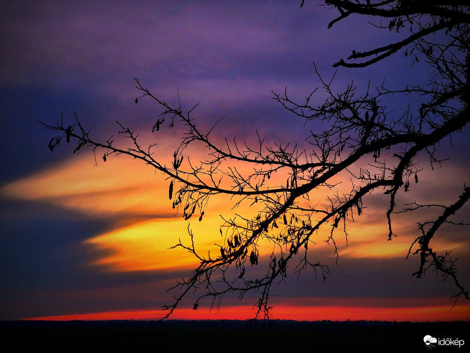 Novemberi visszafogott naplemente