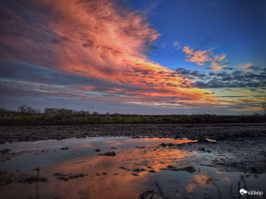 Fogytán vannak az eső utáni tükrök