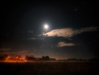 Együttállás a leszálló köddel