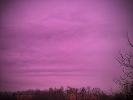 Aztán lilásabb színekkel szűnt meg a hirtelen varázslat