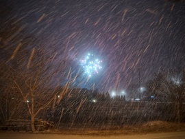 Szilveszteri buli a szakadó havazásban