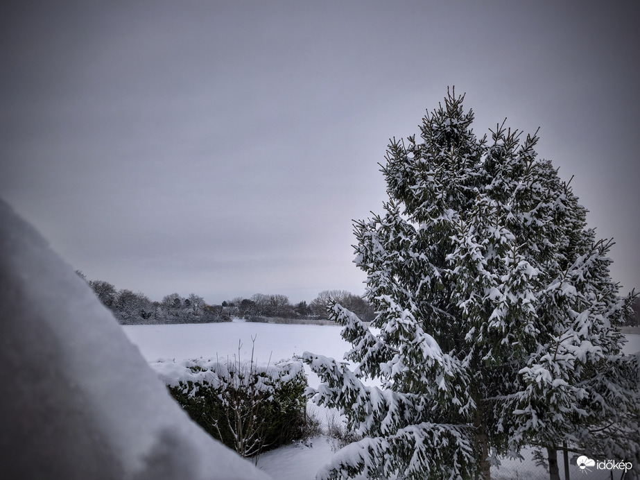 20 centi hó borítja a tájat