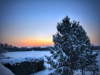 Hófödte téli pirkadat