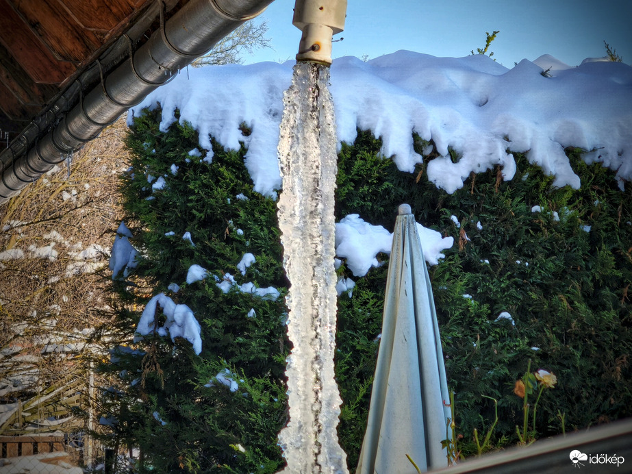Jégszobrászat a napsütésben