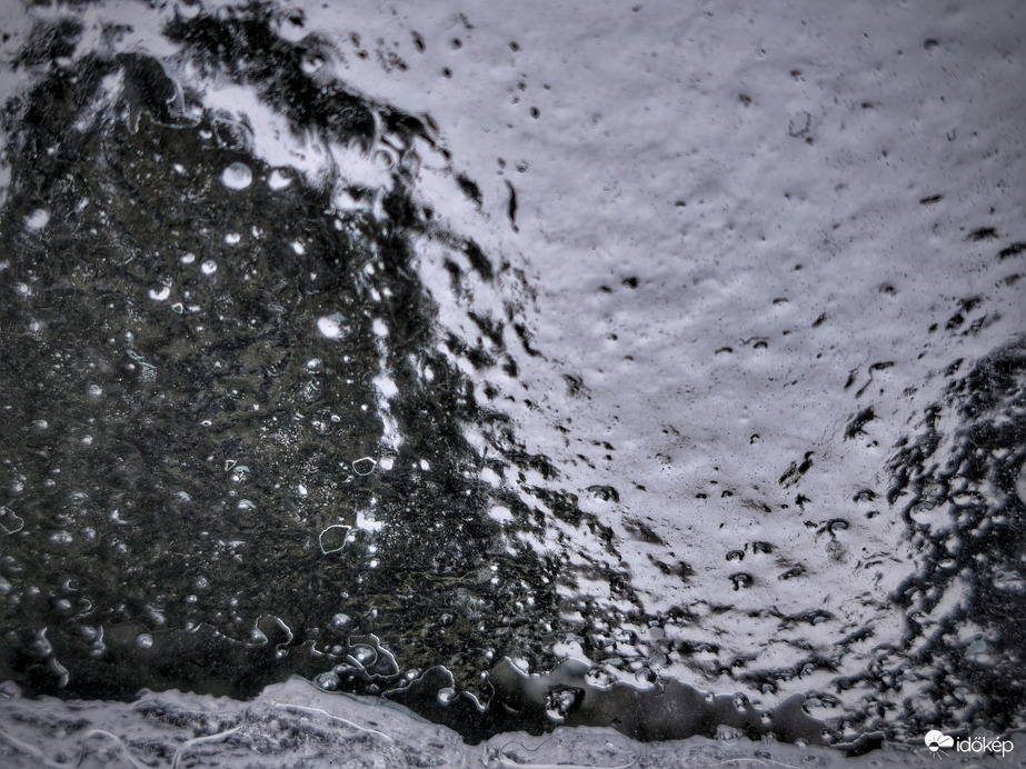 Kilátás a páncélozott üvegen