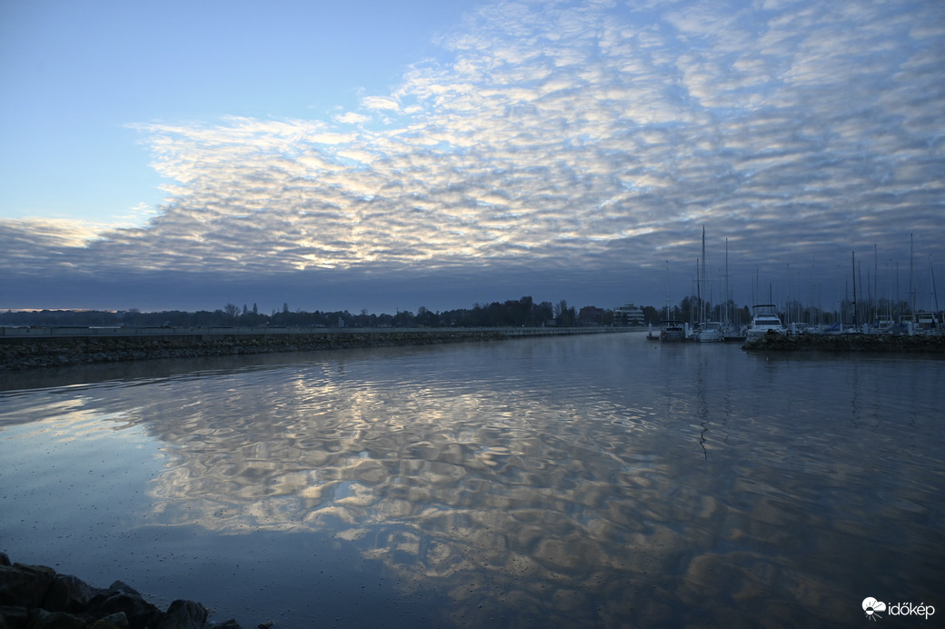 Angyalszárnyon érkezett a fagyos reggel 