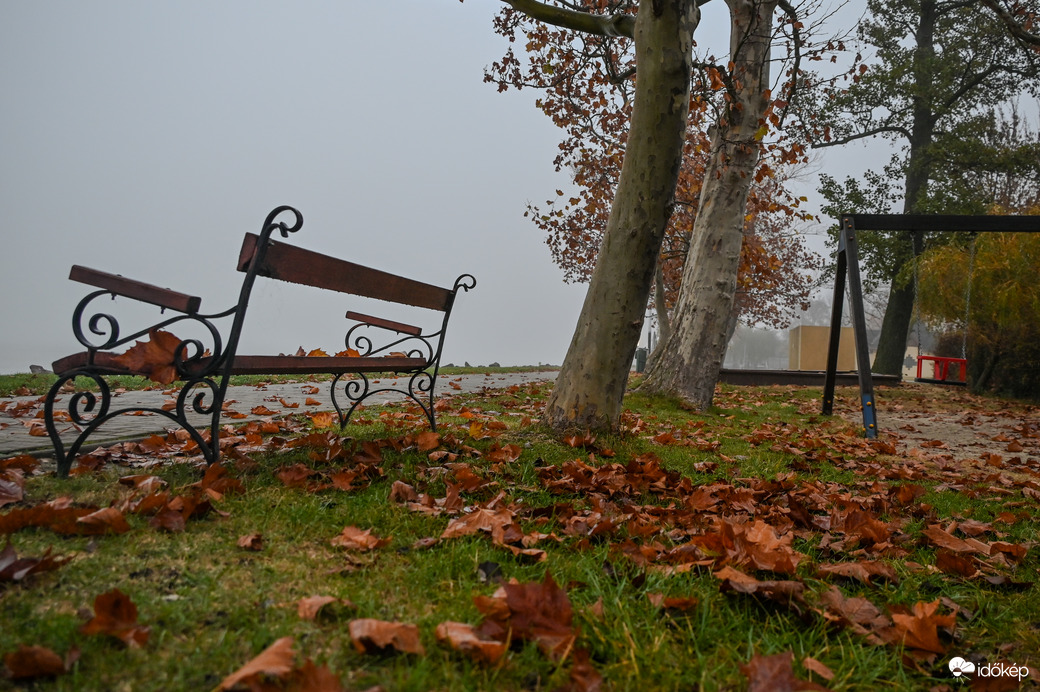 Ködre ébredtünk ma is…. 