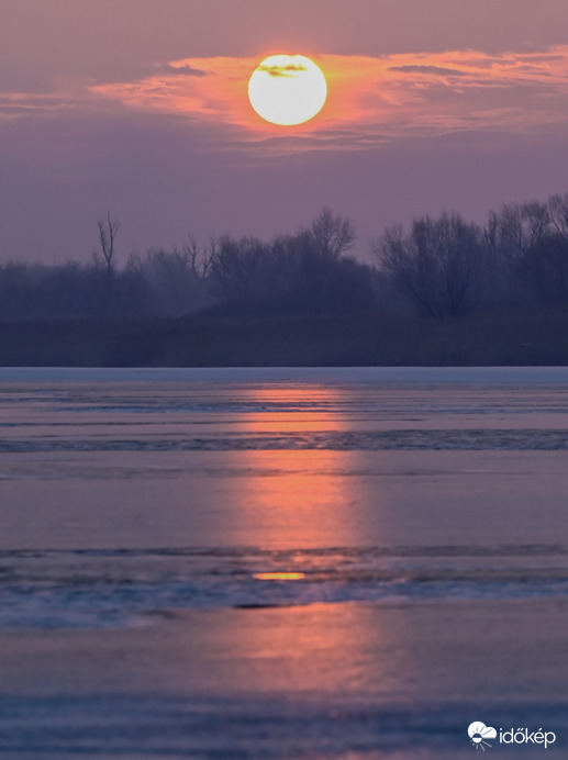 Minden szürke és fagyott kézzel gyors obi csere , mert itt van ő a Nap. 