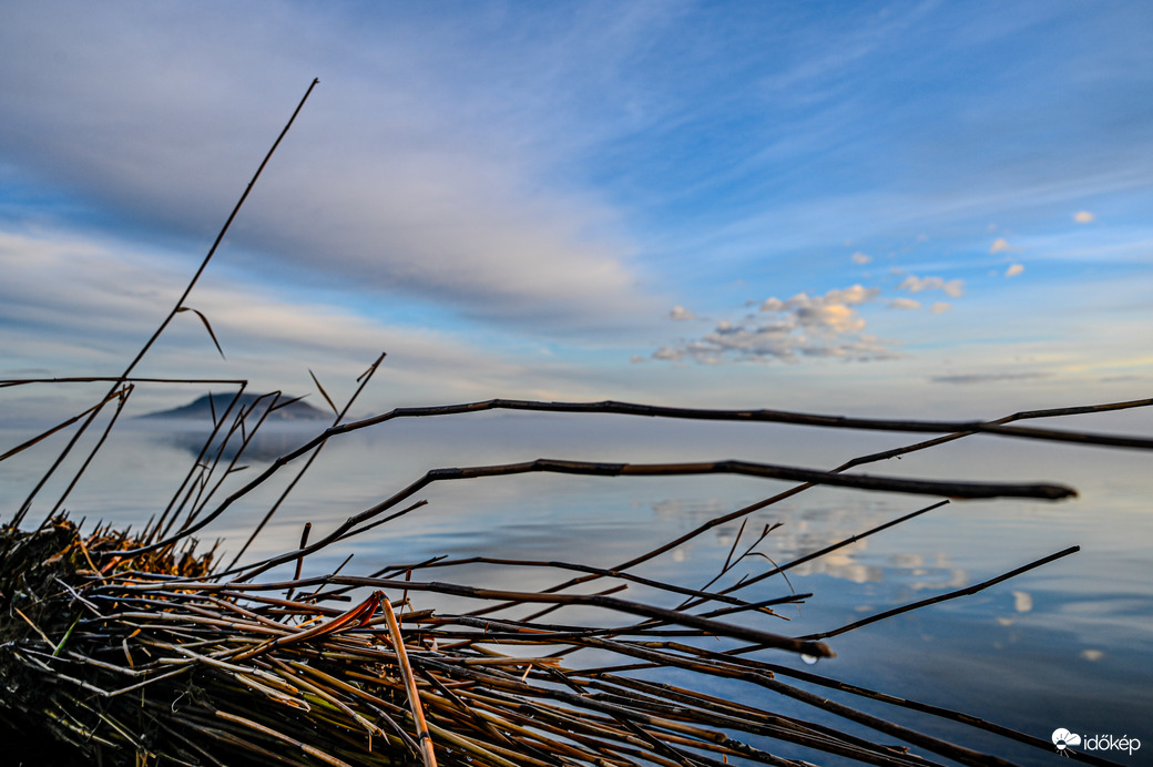 Kora reggeli kukucskálós , festői színekkel 