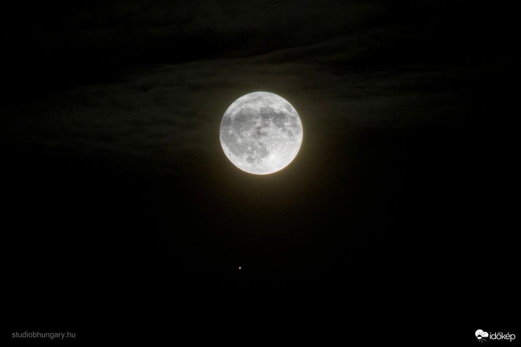 Hold és Antares együttállás