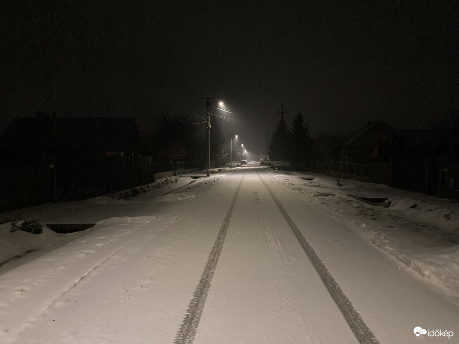 Szakadó hó esés a Párcíumi Szamosdaràn. Kép 3.