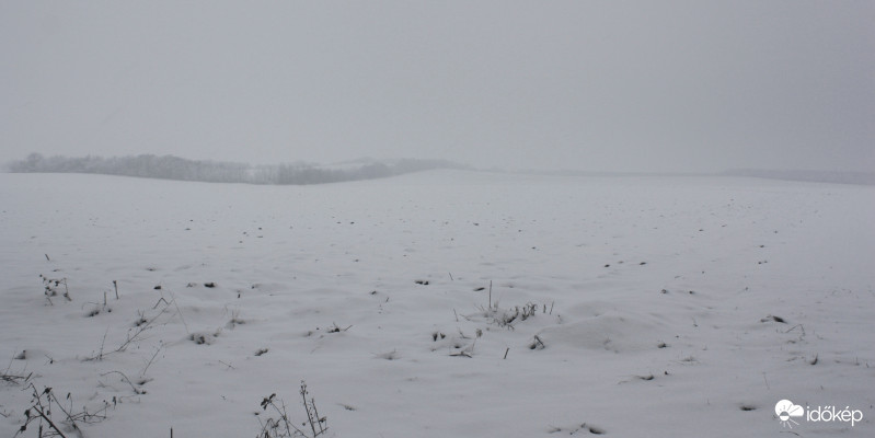 8-10 cm friss hó