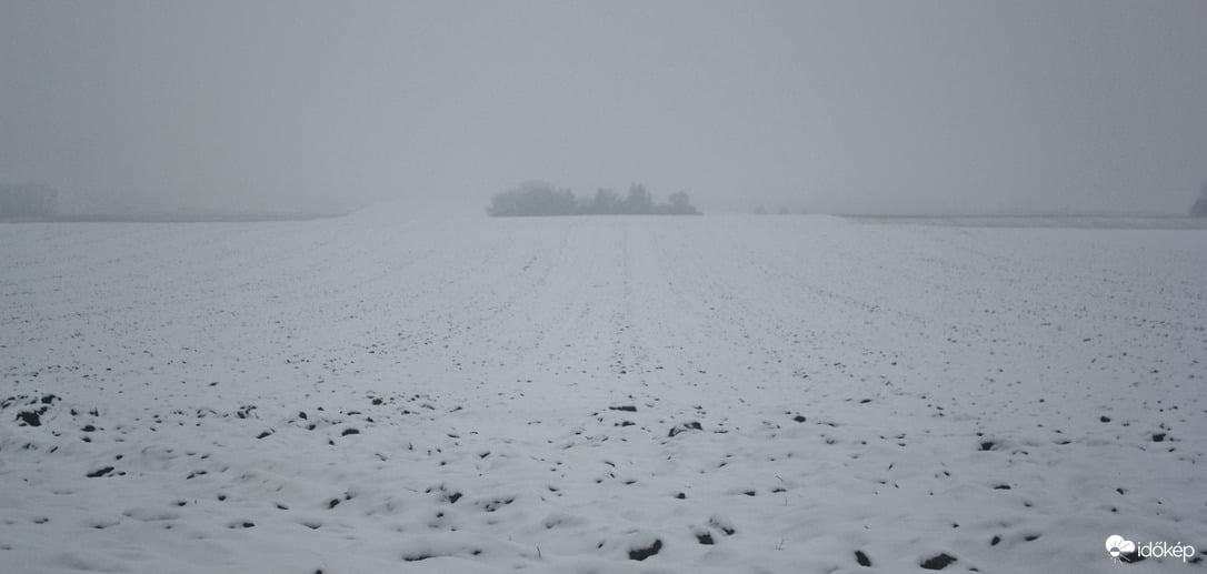 5 cm friss hóval borított táj