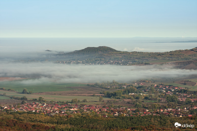 Őszi, ködös kilátás