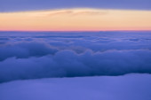 Látványos felhőpaplan naplementekor Kékestetőn. 