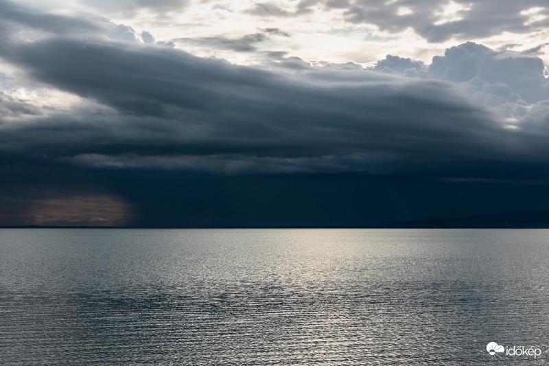 Frontrendszer érkezése tegnap Balatonra