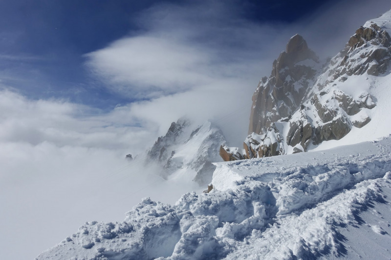 Nagy mennyiségű friss hó esett a francia Alpokban - Fotó:  Facebook/Refuge des Cosmiques - L'Officiel 