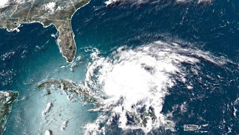 Isaias hurrikán (NOAA)