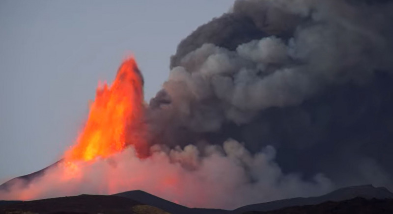 Kitört az Etna 08.29. - Kép: Youtube/ Rosario Patanè