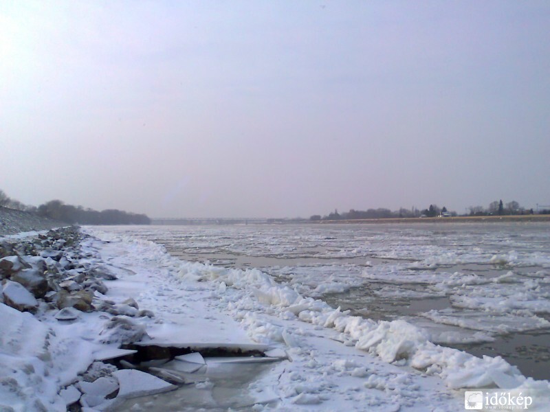Jégzajlás a Dunán 2012 februárjában