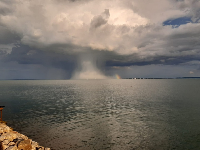 Légzuhatag a Balaton fölött